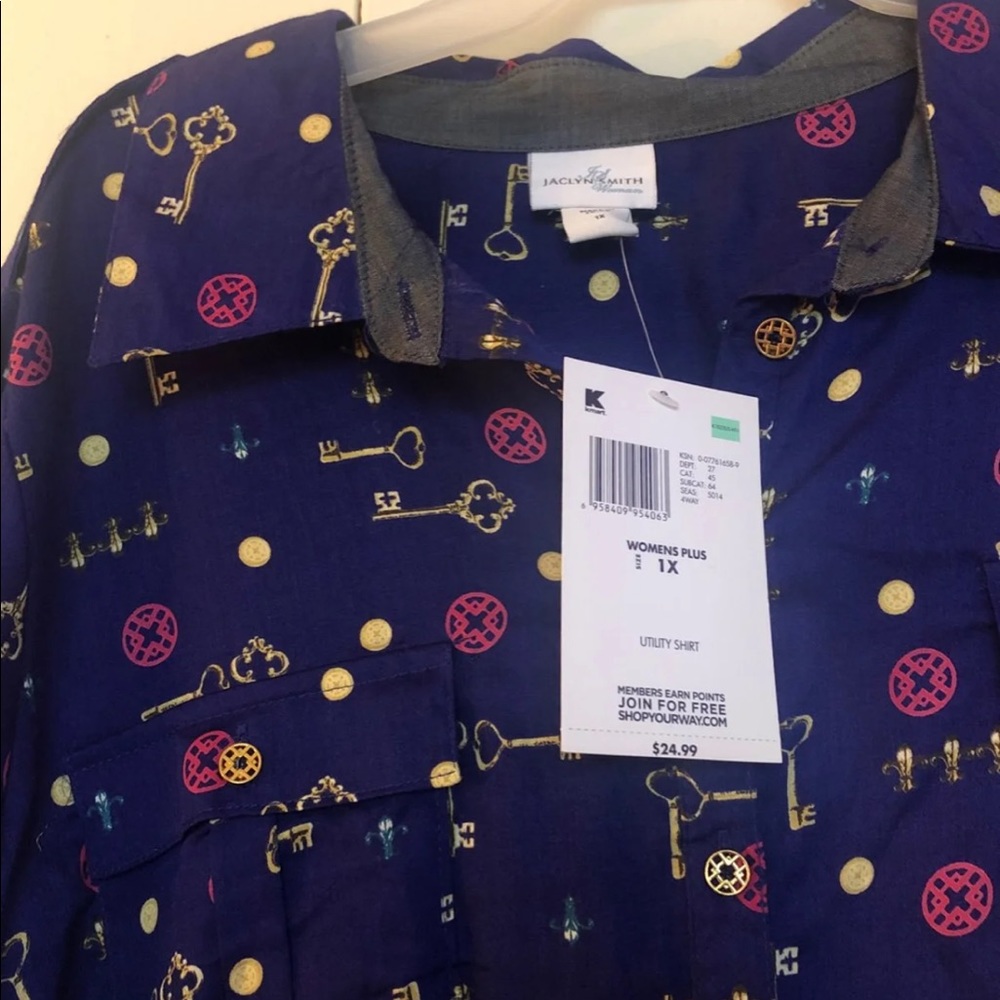 Cute key patterened button up